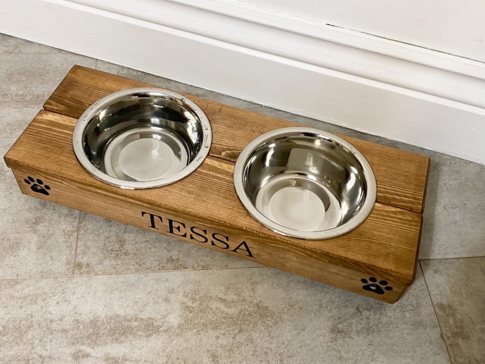 Rustic dog 2025 bowl holder