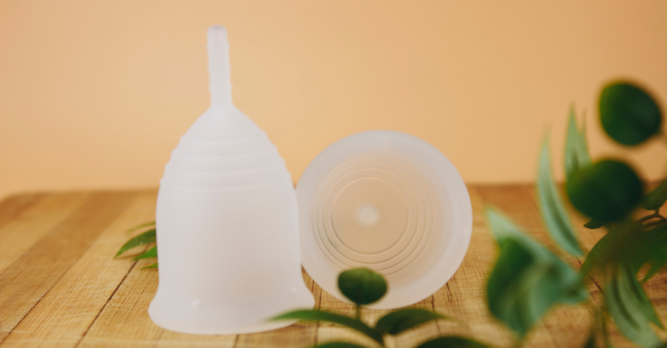 2 clean menstrual cups