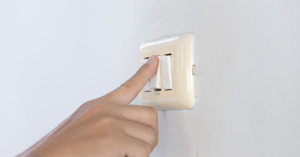 energy saving tip switch off the lights