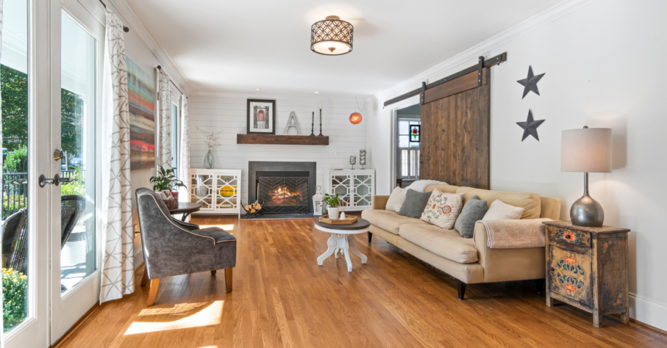 a light airy and cosy lounge