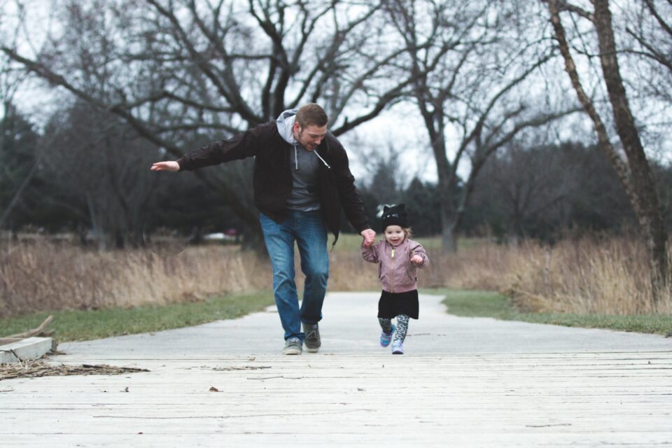 dad and girl running 