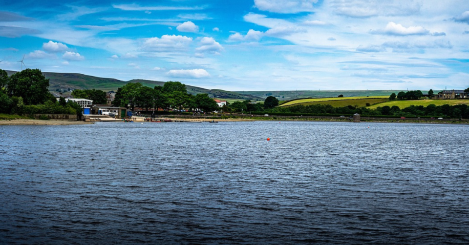 Hollingworth lake