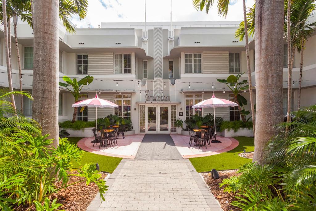 pathway to an art deco holiday house