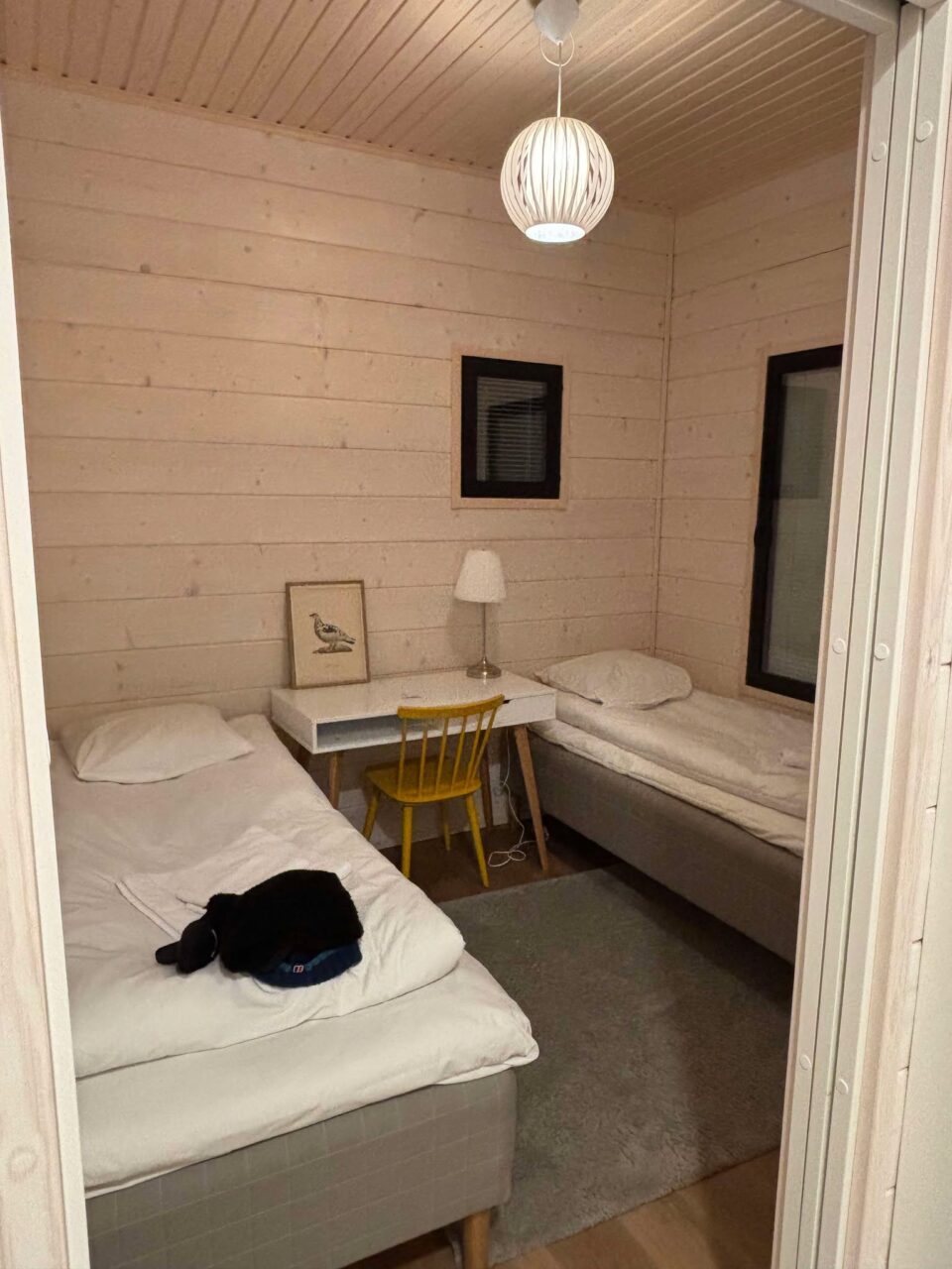 twin bedroom in cabin