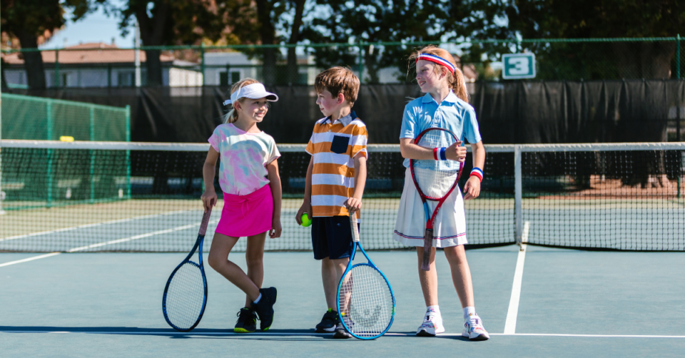 kids playing tennis