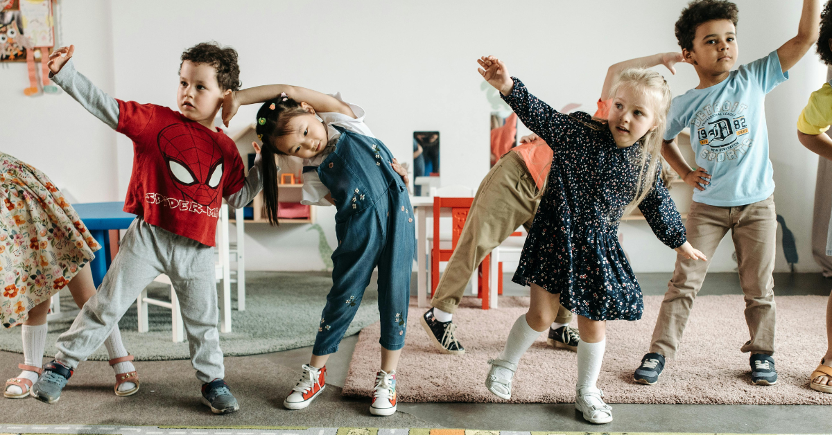 kids dancing