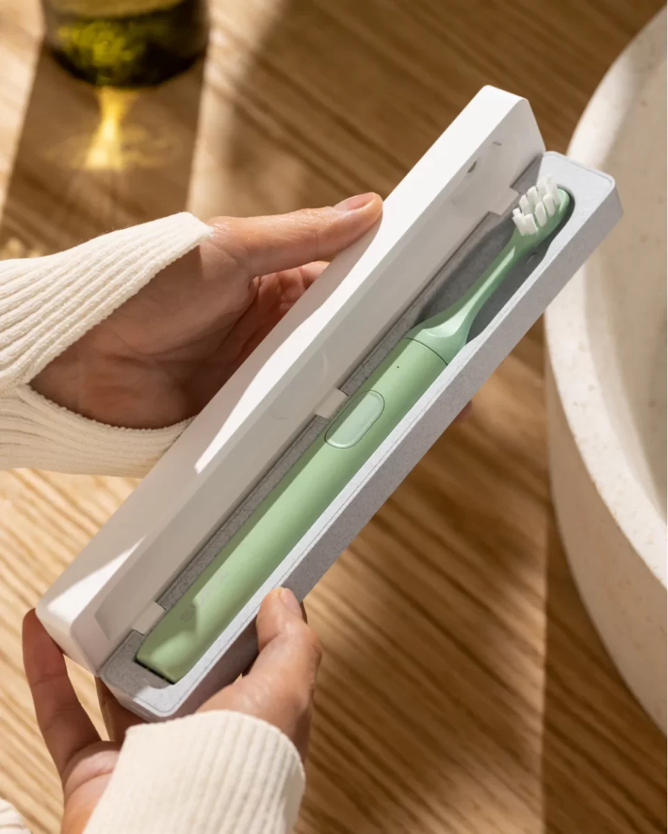 UV and charging case from SURI