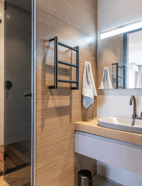 luxury bathroom