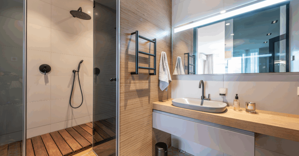 luxury bathroom
