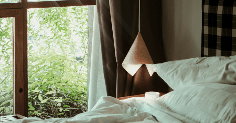 garden room with bedroom